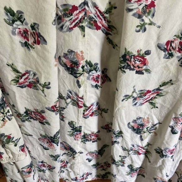 Umgee Floral Top Size Large - Picture 7 of 8